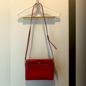 Kate Spade Cameron Zip Crossbody Rosso Red wear as a crossbody/shoulder/clutch